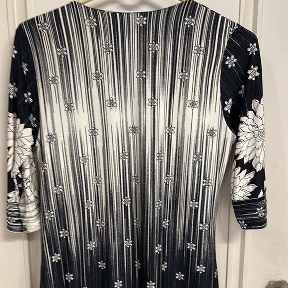 NWOT Korean Fabric B&W dress with lining and sleeves and lovely detailing !UK L - Picture 5 of 6